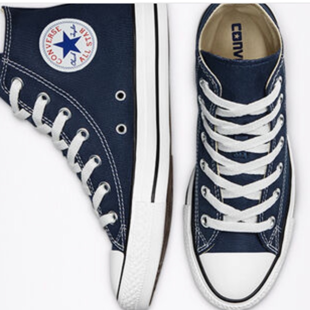 Chuck Taylor all star -Color Blue size 7.    (Never Worn )
